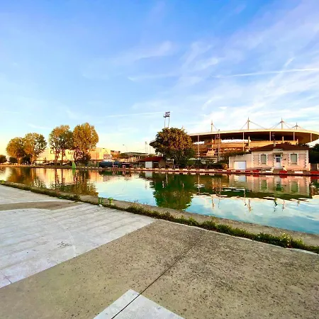 Magnifique Avec Jacuzzi Au Pied Du Stade * Saint-Denis (Seine-Saint-Denis)